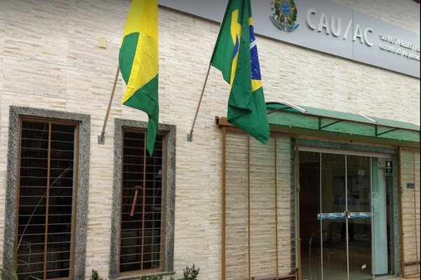 CAU/AC anuncia processo seletivo com salários de até R$ 5.822,44 