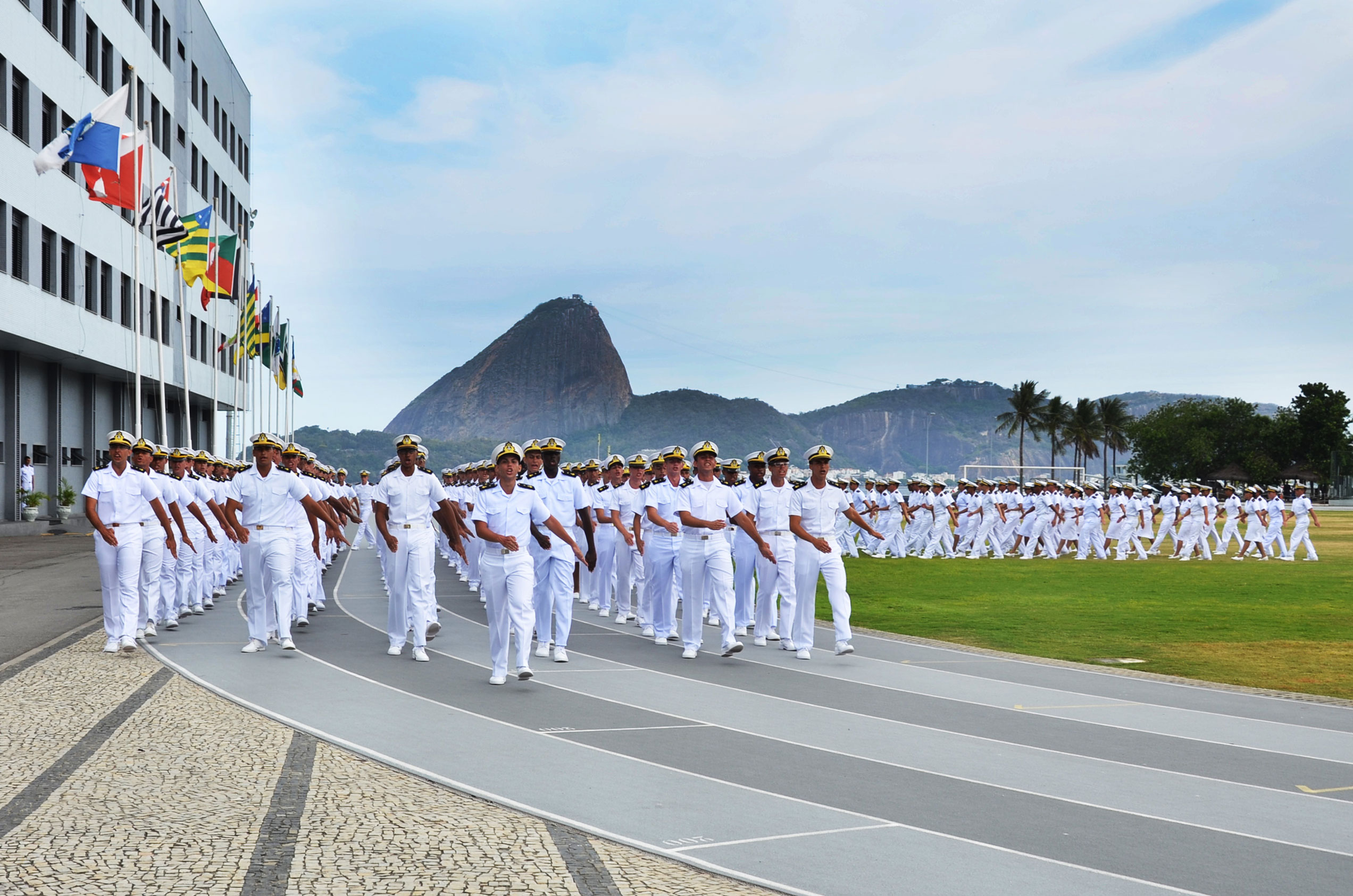 Exército inscreve para 1.100 vagas em três concursos